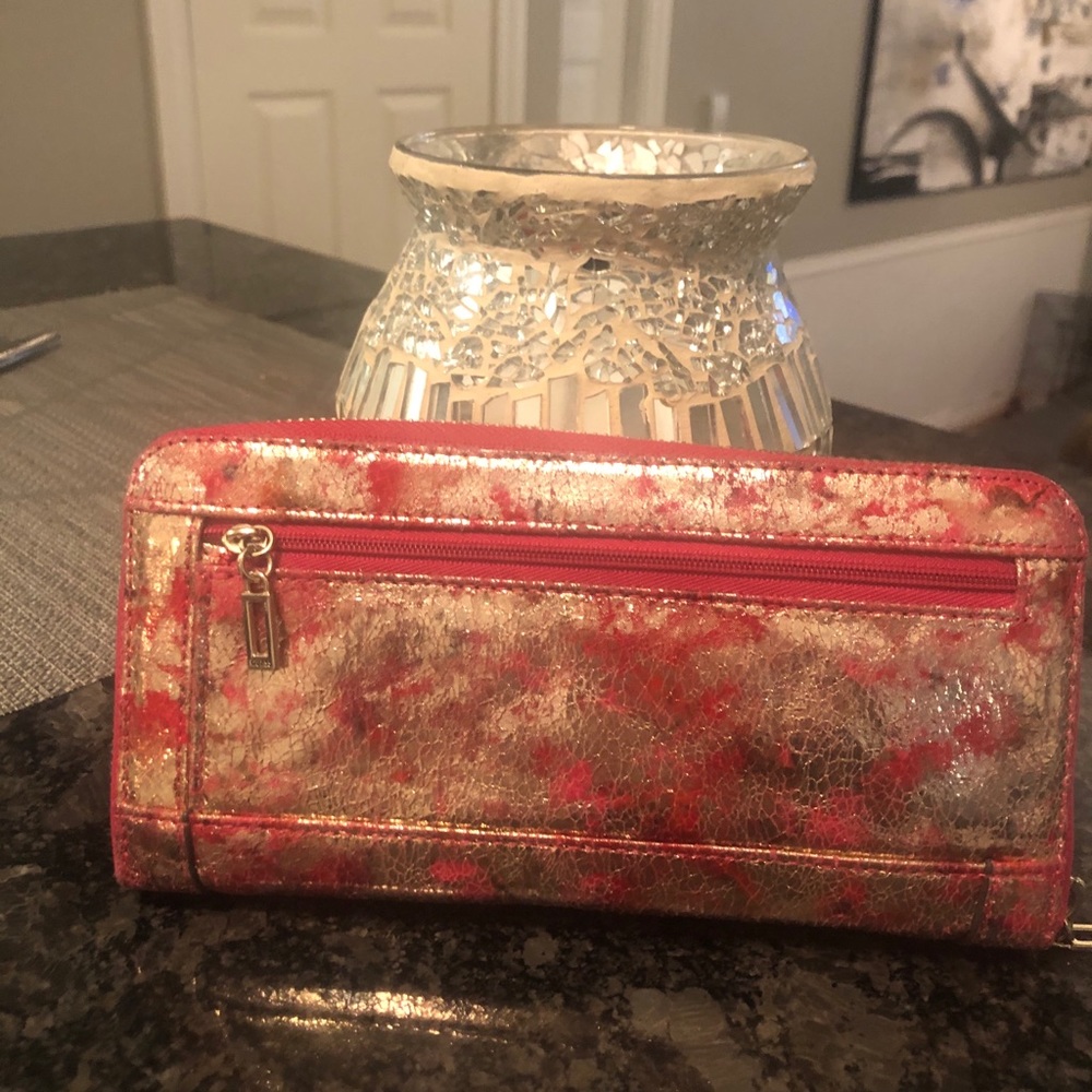 GUESS wallet - Picture 2 of 3